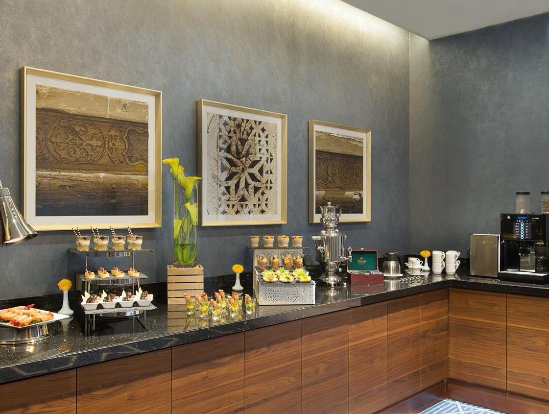 Hilton Garden Al Mina - Jumeirah Hotel 4*